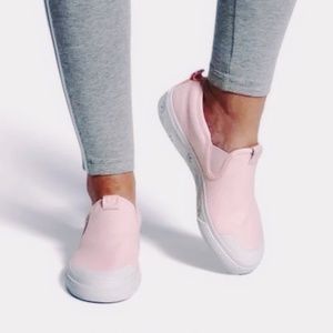 🎀 (9.5) WMNS SLIP-ON SHOES PINK adidas NEW WITH BOX